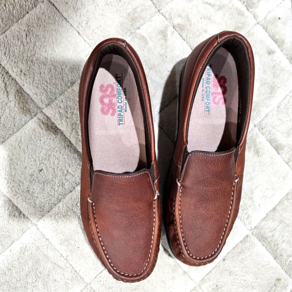 SAS brown leather loafers 7.5M